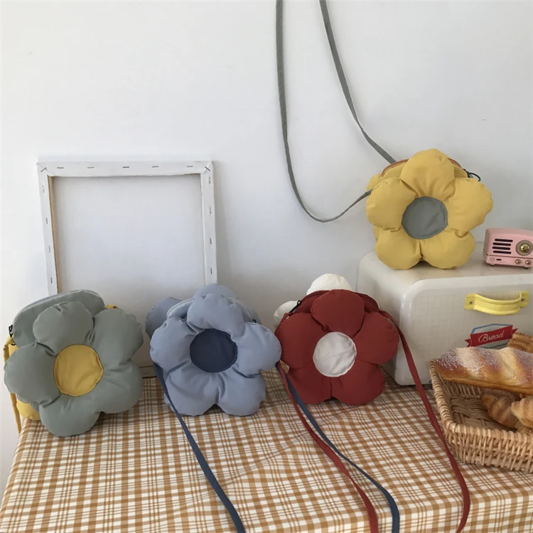 2021 Super Soft Flowers Macaron Contrast Color Puffy Shoulder Bag for Girls Womens, As picture
2021 Super Soft Flowers Macaron Contrast Color Puffy Shoulder Bag for Girls Womens, As picture