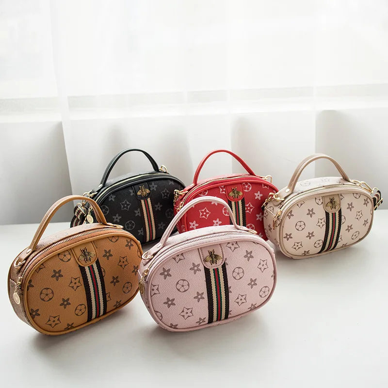 Fashion Famous High Quality Crossbody Leather Chain Shoulder Messenger Bags Purses and Handbags For Women, As show
Fashion Famous High Quality Crossbody Leather Chain Shoulder Messenger Bags Purses and Handbags For Women, As show