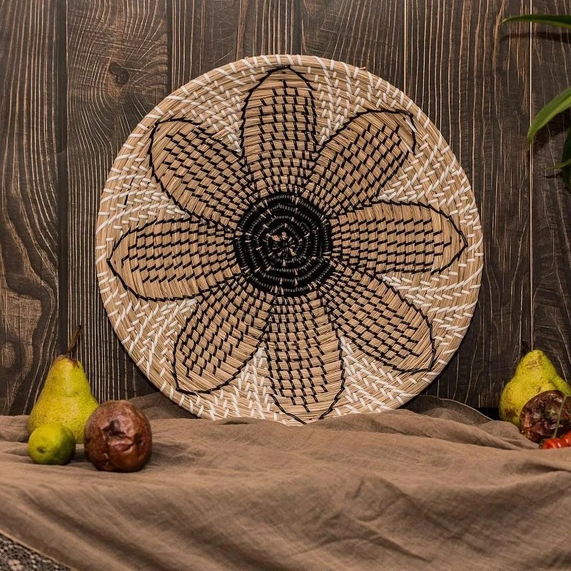 Vietnamese Handicraft Seagrass Wall Hanging Fruit Plant Basket Handwoven Decorative Storage Hanging Wall Basket Decor, As picture
Vietnamese Handicraft Seagrass Wall Hanging Fruit Plant Basket Handwoven Decorative Storage Hanging Wall Basket Decor, As picture