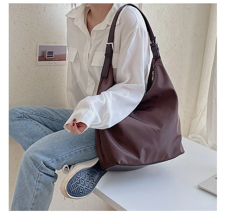 New Design Luxury Nylon Bag Big Capacity Fashion Solid Color Soft Shoulder Bag Women Recreation Hand Bag Simple Korean' Handbags
New Design Luxury Nylon Bag Big Capacity Fashion Solid Color Soft Shoulder Bag Women Recreation Hand Bag Simple Korean' Handbags