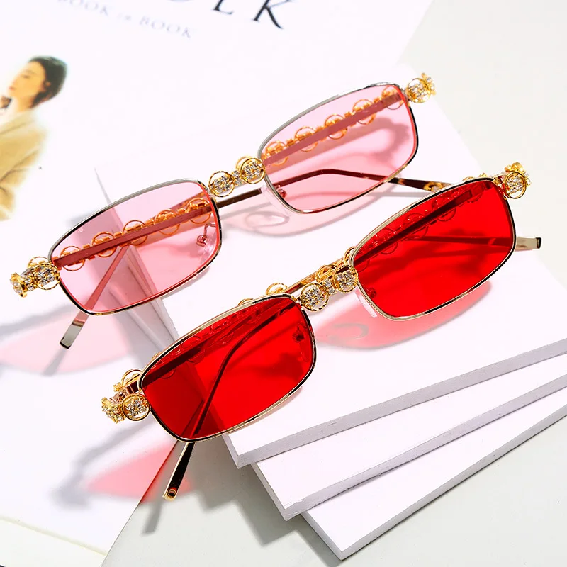 2020 New Fashion Luxury Square Rhinestone Sunglasses Women Red Sun Glasses Diamond Rectangle Sunglasses
2020 New Fashion Luxury Square Rhinestone Sunglasses Women Red Sun Glasses Diamond Rectangle Sunglasses