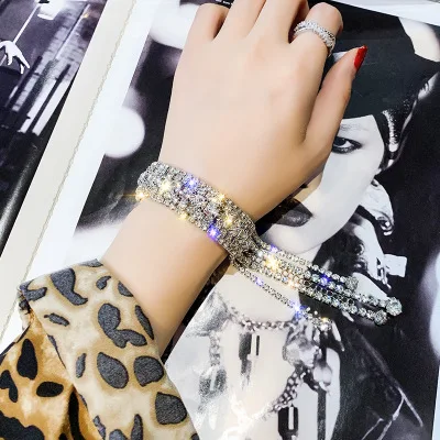 Barlaycs 2020 Fashion Luxury Designer Gitter Bohemian Gemstone Rhinestone Diamond Tennis Bangle Charm Bracelet Women Jewelry
Barlaycs 2020 Fashion Luxury Designer Gitter Bohemian Gemstone Rhinestone Diamond Tennis Bangle Charm Bracelet Women Jewelry