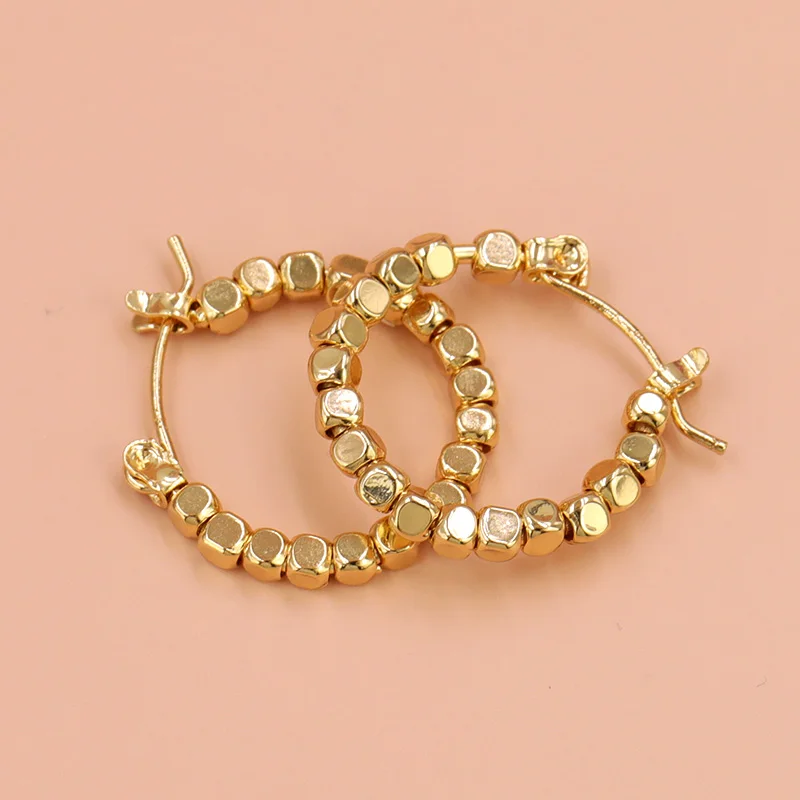 2021 14k Gold Plated Fashion Earrings Accessories Copper Square Geometric Beads C Shape Circle Hoop Earring For Women
2021 14k Gold Plated Fashion Earrings Accessories Copper Square Geometric Beads C Shape Circle Hoop Earring For Women