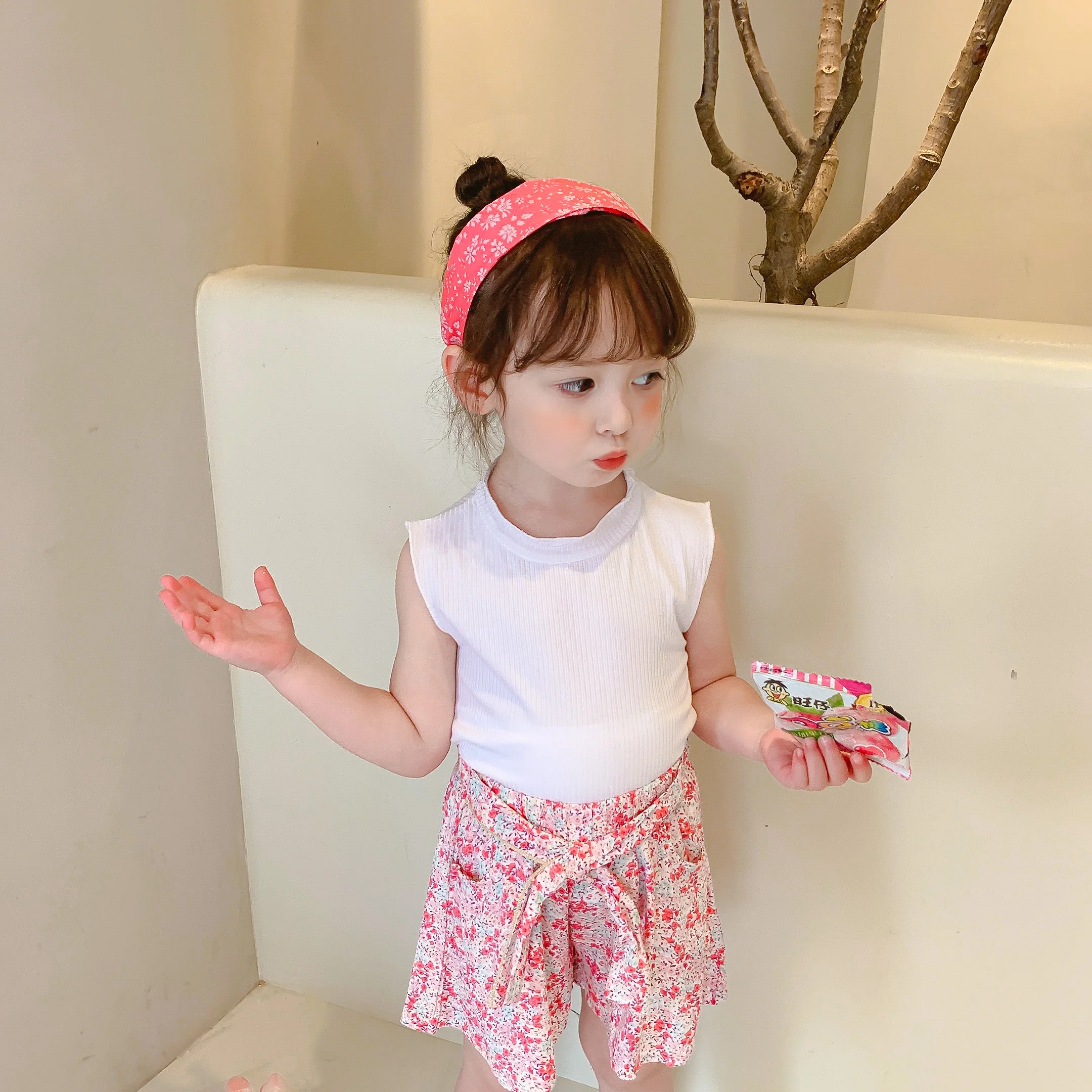 2021 Spring Girl's Knitted Vest Sweet Cute Boy's Vest Combed Cotton Non Pilling Children's Top Cotton Fabric Casual Vest
2021 Spring Girl's Knitted Vest Sweet Cute Boy's Vest Combed Cotton Non Pilling Children's Top Cotton Fabric Casual Vest