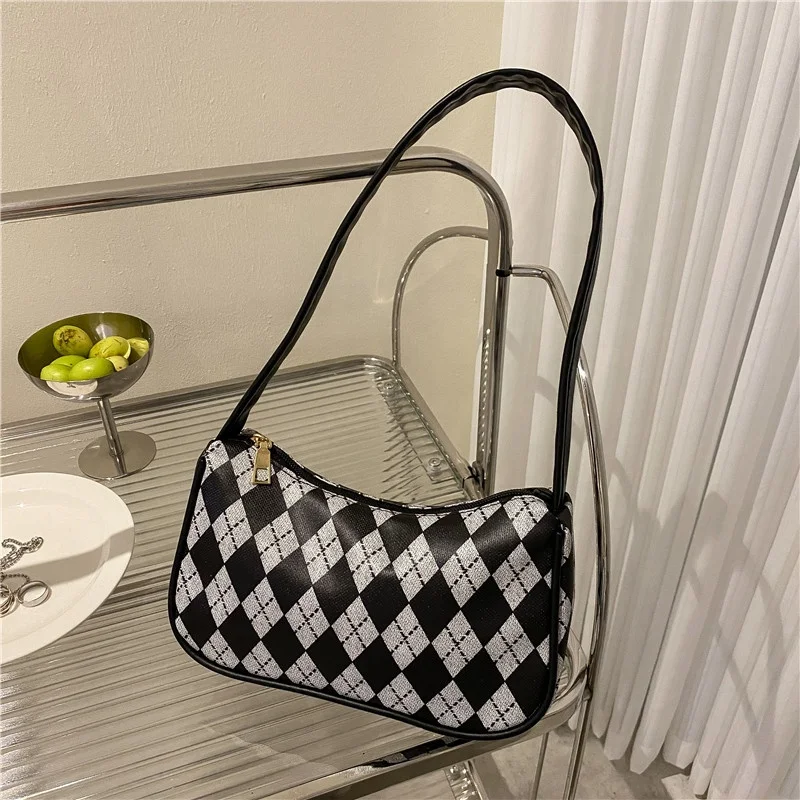 Armpit bag women's 2022 new Korean retro Lingge shoulder bag minority fashion and simple handbag
Armpit bag women's 2022 new Korean retro Lingge shoulder bag minority fashion and simple handbag