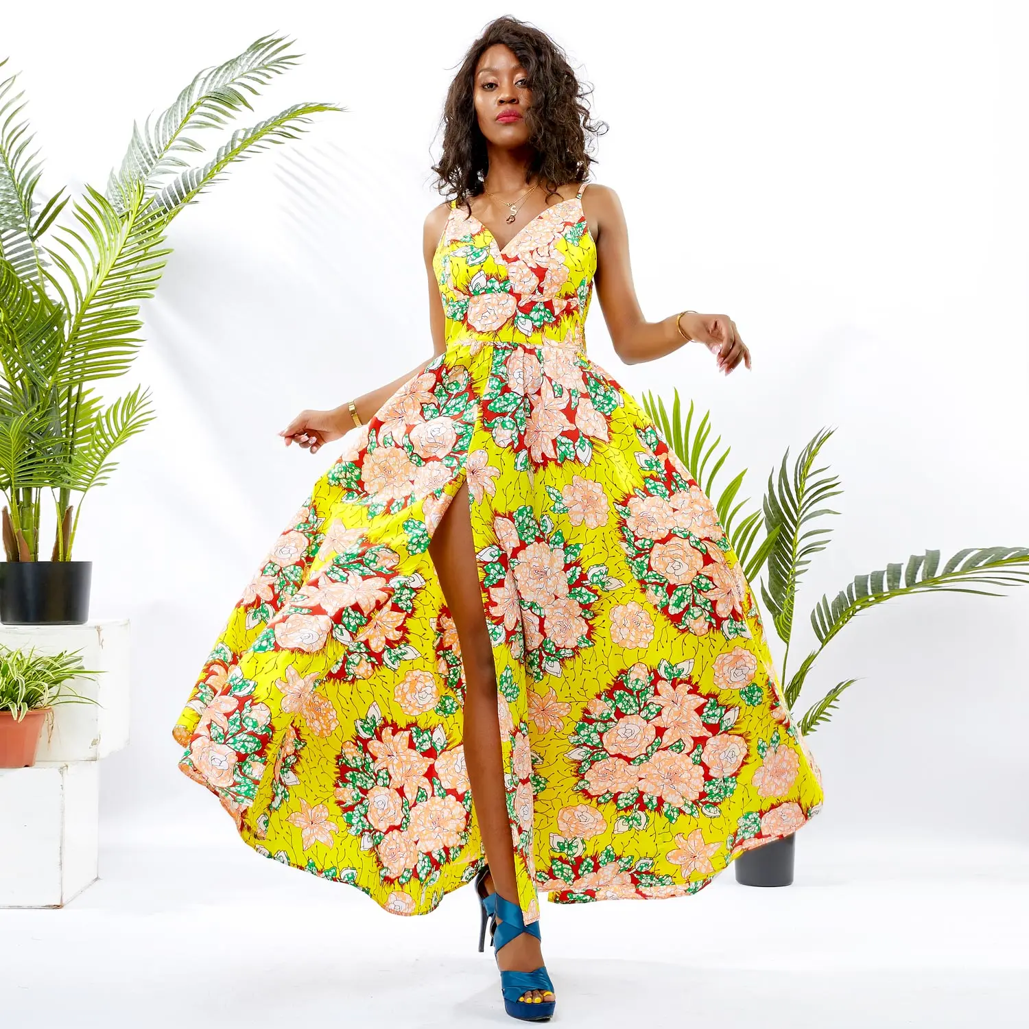 2021 High Quanlity Sleeveless V- neck Buttons Smocked Waist Africa Printing Summer African Smocked Women, Customized color
2021 High Quanlity Sleeveless V- neck Buttons Smocked Waist Africa Printing Summer African Smocked Women, Customized color