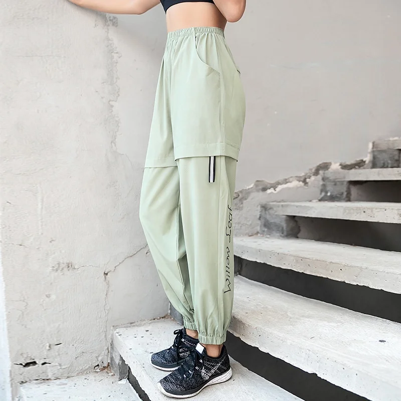 Letter print loose and quick-drying fitness pants Women's running yoga pants with closed mouth and feet
Letter print loose and quick-drying fitness pants Women's running yoga pants with closed mouth and feet