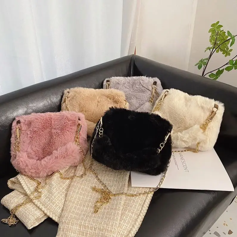 2022 Fall Winter Handbags Fashion Cute plush hand bags Popular Design Purses faux fur small handbags
2022 Fall Winter Handbags Fashion Cute plush hand bags Popular Design Purses faux fur small handbags
