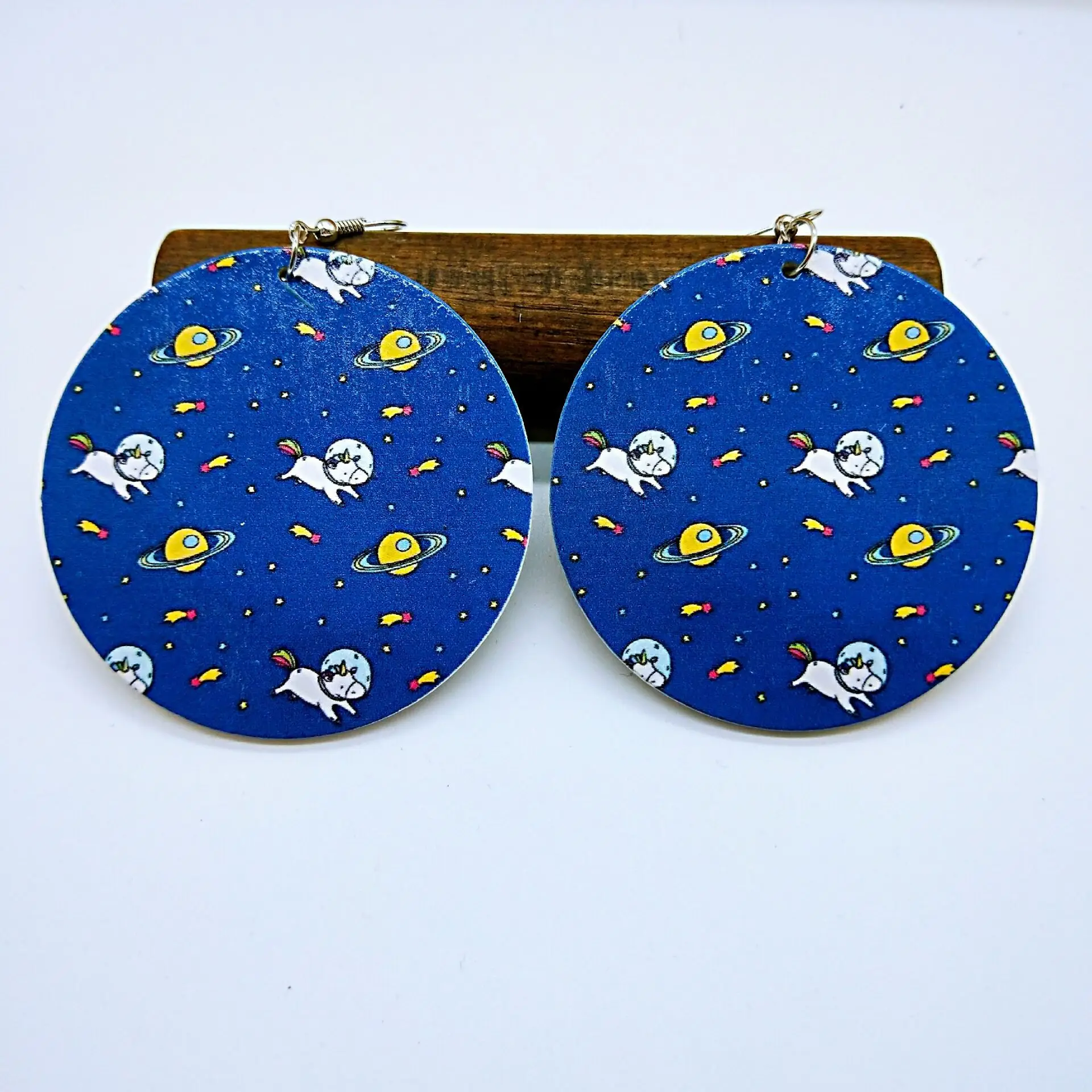 Ins Fashion 9 Pairs African Wooden Drop Earrings Ethnic Style Round Painted Clouds Pineapple African Wooden Earrings For Women
Ins Fashion 9 Pairs African Wooden Drop Earrings Ethnic Style Round Painted Clouds Pineapple African Wooden Earrings For Women