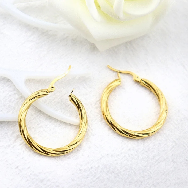 Wholesale 2021 Trendy Simple Gold Silver Color Earrings INS Round Twist Hoop Earrings 18K Gold Plated Round Earrings Jewelry, Picture shows
Wholesale 2021 Trendy Simple Gold Silver Color Earrings INS Round Twist Hoop Earrings 18K Gold Plated Round Earrings Jewelry, Picture shows