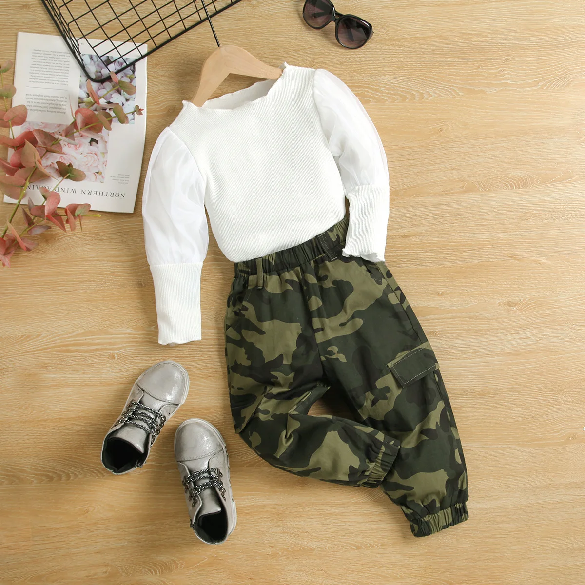 2021 New Toddler Cool Girl Long Sleeved White Puff Sleeves Shirt + Camouflage Pants 2 pcs Clothing Set 2-6 Years, White green
2021 New Toddler Cool Girl Long Sleeved White Puff Sleeves Shirt + Camouflage Pants 2 pcs Clothing Set 2-6 Years, White green