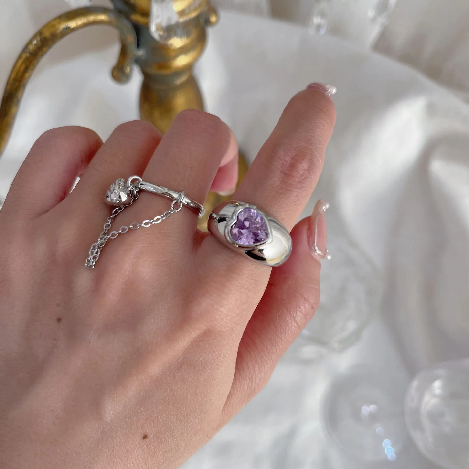 OUYE Cream Purple Zircon Love Heart Chain Open Ring Female Personality Wild Ring 2021 Summer New Design, Colorful
OUYE Cream Purple Zircon Love Heart Chain Open Ring Female Personality Wild Ring 2021 Summer New Design, Colorful