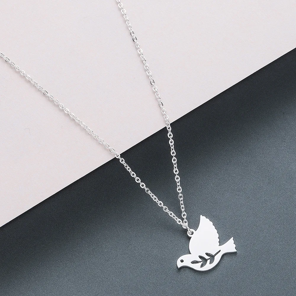Fashion Simple Party Jewelry Silver Gold Plated Stainless Steel Pigeon Bird Stainless Steel Pendant Chain Necklace
Fashion Simple Party Jewelry Silver Gold Plated Stainless Steel Pigeon Bird Stainless Steel Pendant Chain Necklace