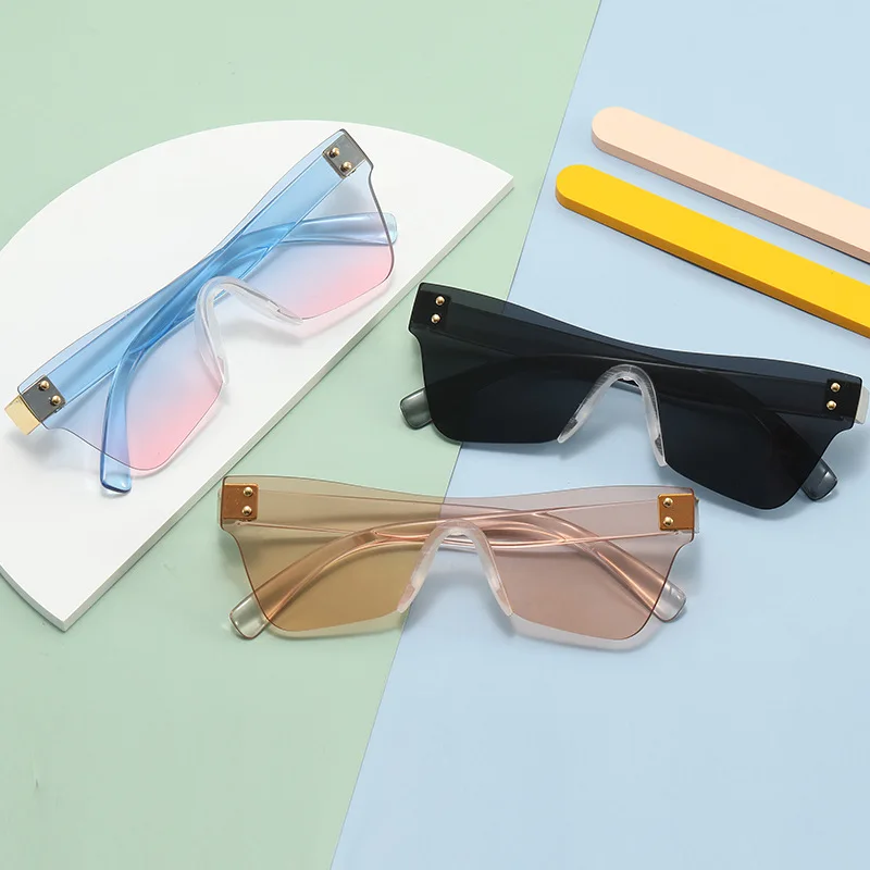 Children's Sunglasses Boys and Girls Personality One-Piece UV Protection New Cute Baby Sunglasses Fashion Children Glasses, As the picture shows
Children's Sunglasses Boys and Girls Personality One-Piece UV Protection New Cute Baby Sunglasses Fashion Children Glasses, As the picture shows