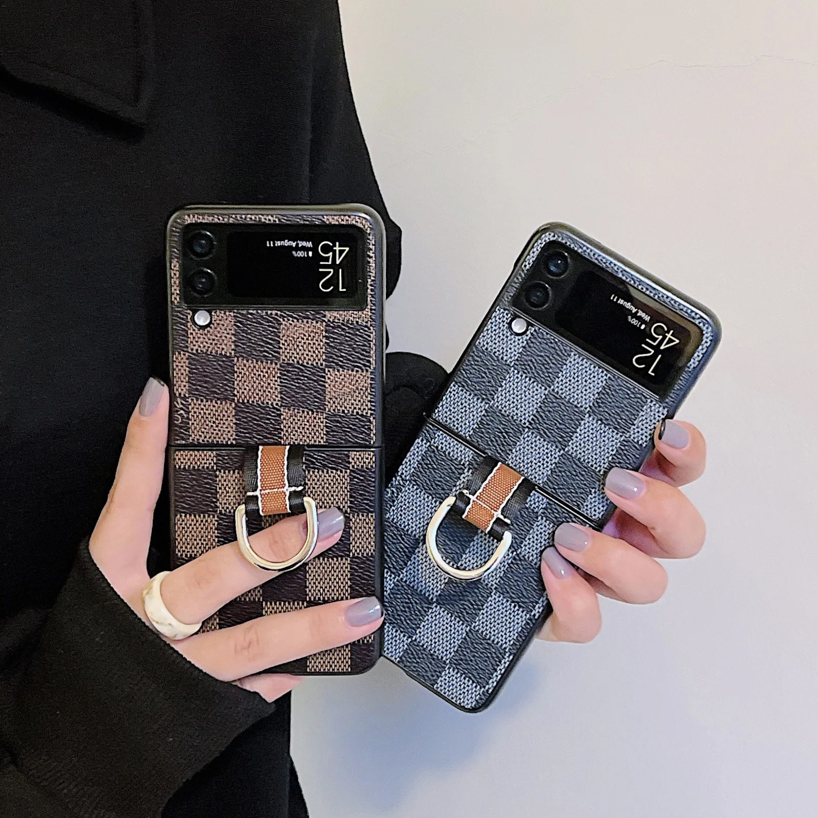 Fashion brand classic lattice design mobile phone case for Samsung ZFliP3 5G folding screen phone cover
Fashion brand classic lattice design mobile phone case for Samsung ZFliP3 5G folding screen phone cover