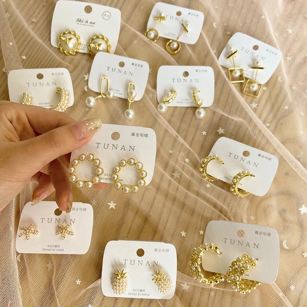 Elegant Irregular Gold plated Metal Pearl Stud Earrings Geometric Round Knot Star Earrings Gift Jewelry, As photos
Elegant Irregular Gold plated Metal Pearl Stud Earrings Geometric Round Knot Star Earrings Gift Jewelry, As photos