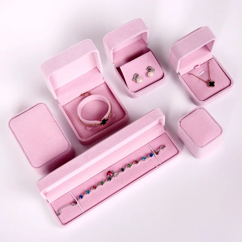 Custom Pink Velvet Luxury Necklace Bracelet Display Boxes White Fancy Jewellery Gift Package Box For Jewelry Packing, 9 colors
Custom Pink Velvet Luxury Necklace Bracelet Display Boxes White Fancy Jewellery Gift Package Box For Jewelry Packing, 9 colors