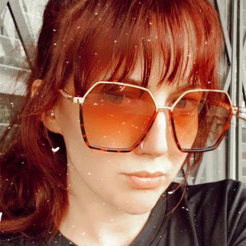 Elegant High Quality Designer Eyeglasses with Classic Metal Irregular Half Frame Sunglasses for Men Women
Elegant High Quality Designer Eyeglasses with Classic Metal Irregular Half Frame Sunglasses for Men Women