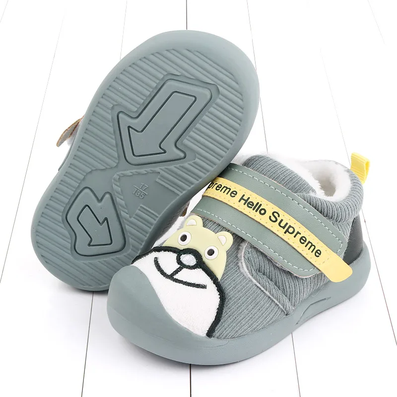 Winter Warm Cotton Baby Shoes Cute Bear Design with Plush New Born Baby Walking Shoes Unisex details
