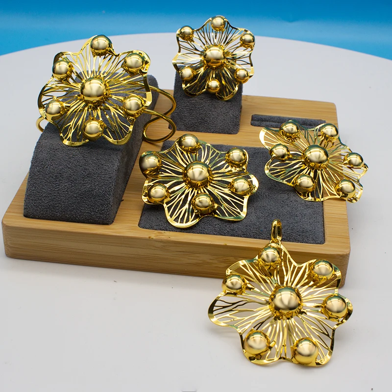 New Fashion China Manufacture 24K Gold Plated Necklace Earrings Bracelet Jewelry Set For Women Wedding Gifts
New Fashion China Manufacture 24K Gold Plated Necklace Earrings Bracelet Jewelry Set For Women Wedding Gifts