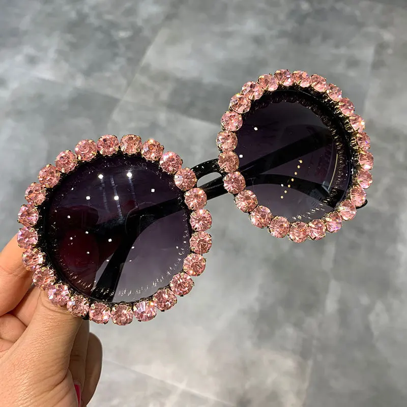 Rhinestone Glasses Ladies Sun Glasses Female Sunglasses Oversize Sunglasses Round Vintage Luxury Women Fashion Sunglasses Unisex, Picture shows
Rhinestone Glasses Ladies Sun Glasses Female Sunglasses Oversize Sunglasses Round Vintage Luxury Women Fashion Sunglasses Unisex, Picture shows