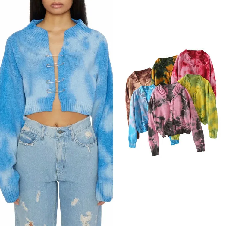 2021 autumn winter Tie Dye V Neck Sexy Paper clip decoration Pin Knit Long Bat Sleeve Crop Top Cardigan Sweater, Picture shows
2021 autumn winter Tie Dye V Neck Sexy Paper clip decoration Pin Knit Long Bat Sleeve Crop Top Cardigan Sweater, Picture shows
