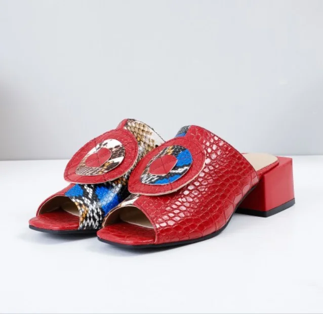 2021 spring new snake pattern stitching square heel ladies slippers European and American large size wholesale, Yellow, black, red, blue
2021 spring new snake pattern stitching square heel ladies slippers European and American large size wholesale, Yellow, black, red, blue