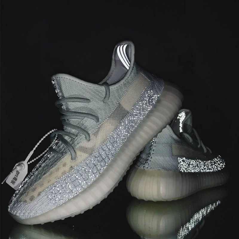 2021 New Design Original Quality Custom Brand Logo Reflective Yeezy 350 V2 Men Running Sneakers Women Sports Shoes, Customized color
2021 New Design Original Quality Custom Brand Logo Reflective Yeezy 350 V2 Men Running Sneakers Women Sports Shoes, Customized color
