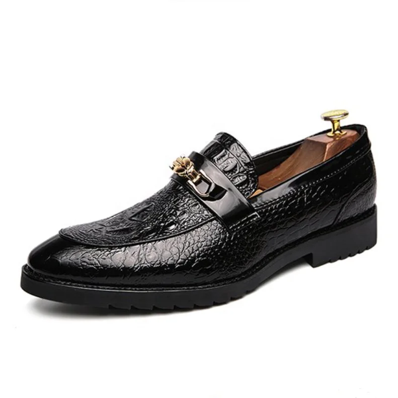 New fashion men's Roman shoes retro pattern men's shoes low-heel men's casual shoes European style, Black blue
New fashion men's Roman shoes retro pattern men's shoes low-heel men's casual shoes European style, Black blue