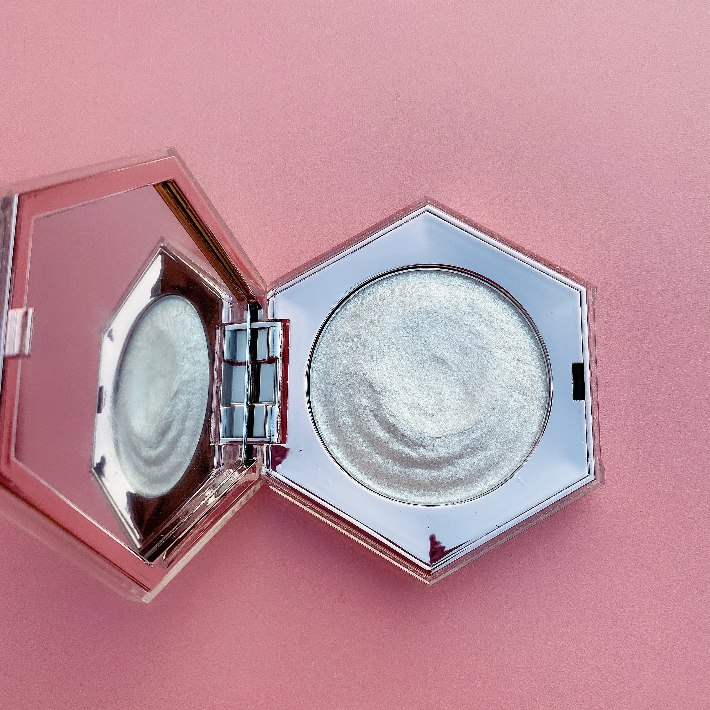 Private Label Single Body Face Highlighter Makeup Super High pigment Baked Highlighter
Private Label Single Body Face Highlighter Makeup Super High pigment Baked Highlighter