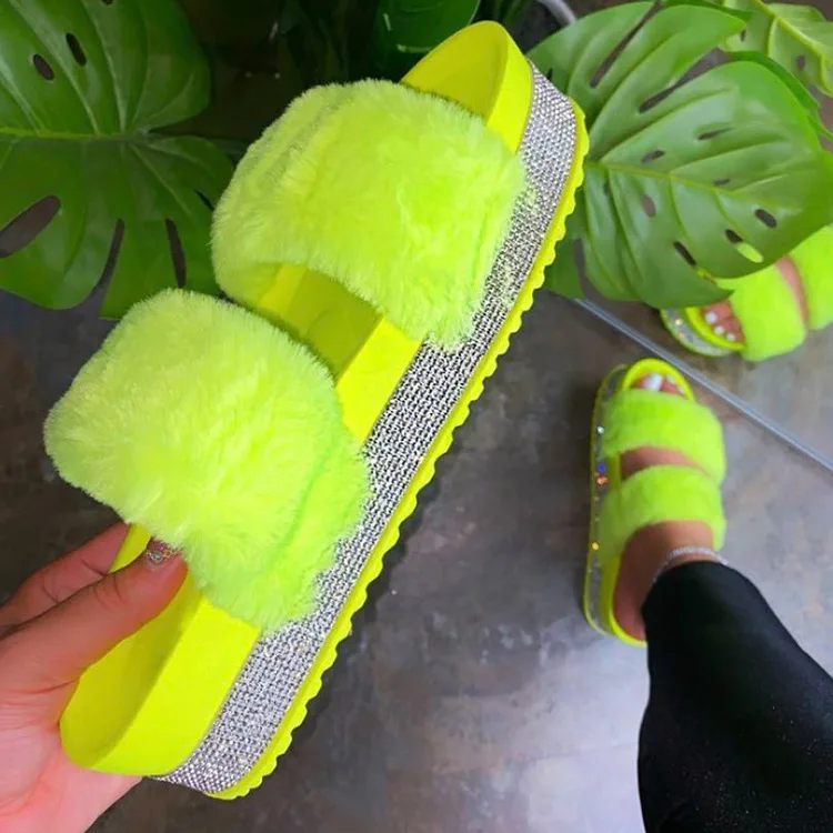 Fashion Beach Diamond Slipper For Women Ladies Luxury Pvc Slipper Famous Brands Female Casual Fur Furry Slipper
Fashion Beach Diamond Slipper For Women Ladies Luxury Pvc Slipper Famous Brands Female Casual Fur Furry Slipper