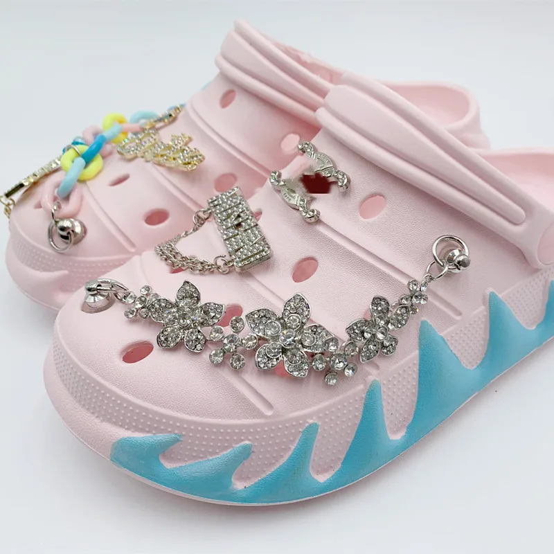 New Arrival Shoe Charms Metal Charms Chains Decoration Accessories Suitable for Croc Shoes Bracelet Designer Charms
New Arrival Shoe Charms Metal Charms Chains Decoration Accessories Suitable for Croc Shoes Bracelet Designer Charms