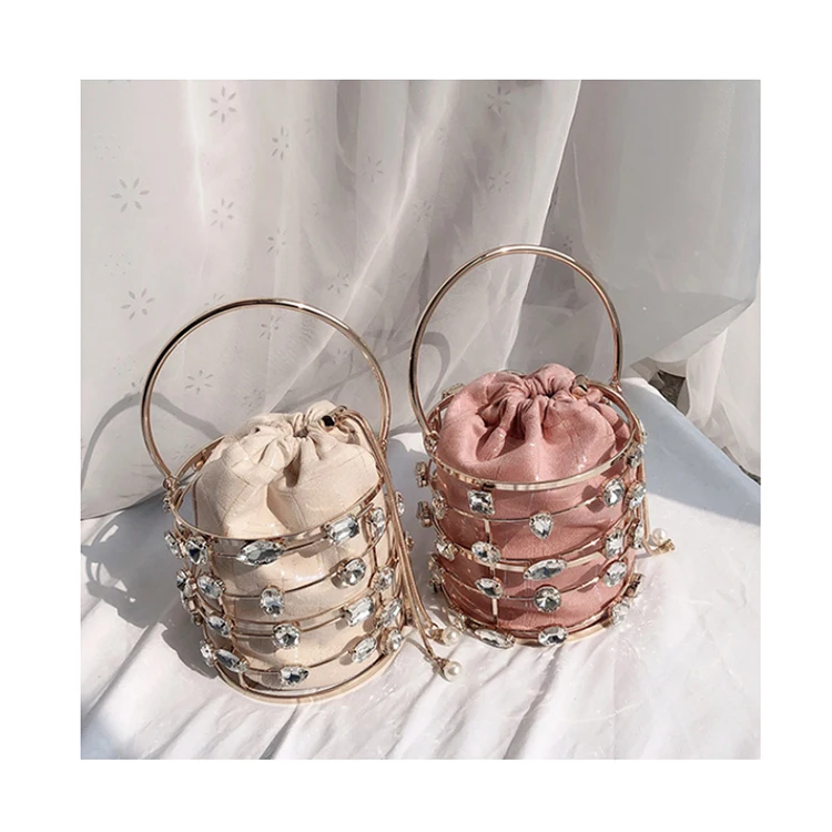 Diamonds Bucket Bags Hollow Out Crystal Evening Party Bags Women Luxury Designer Alloy Clutch Shoulder Bags Ladies Banquet Tote
Diamonds Bucket Bags Hollow Out Crystal Evening Party Bags Women Luxury Designer Alloy Clutch Shoulder Bags Ladies Banquet Tote