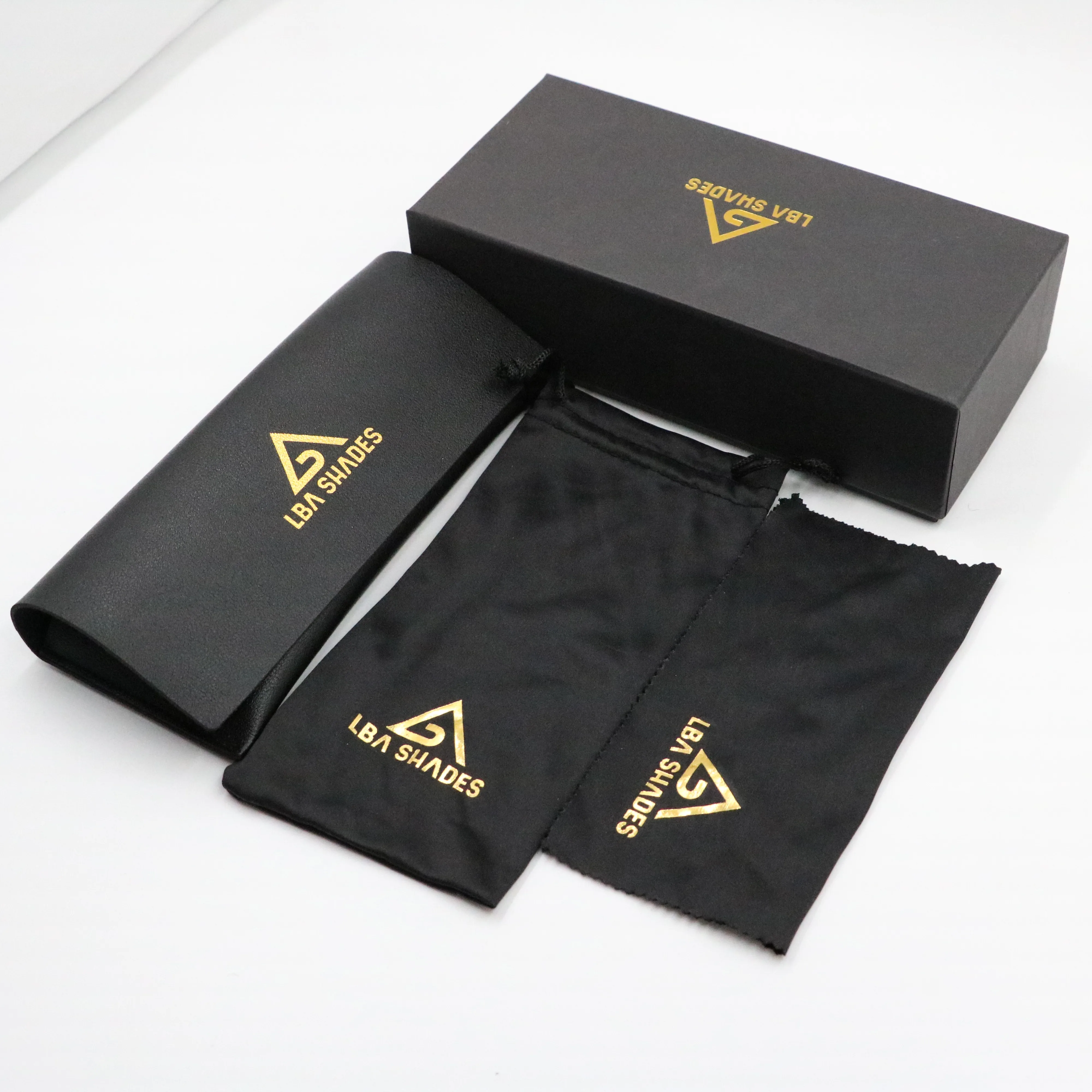 Lbashades Multicolor custom leather logo sunglasses case and sunglasses bag cloth 2021
Lbashades Multicolor custom leather logo sunglasses case and sunglasses bag cloth 2021