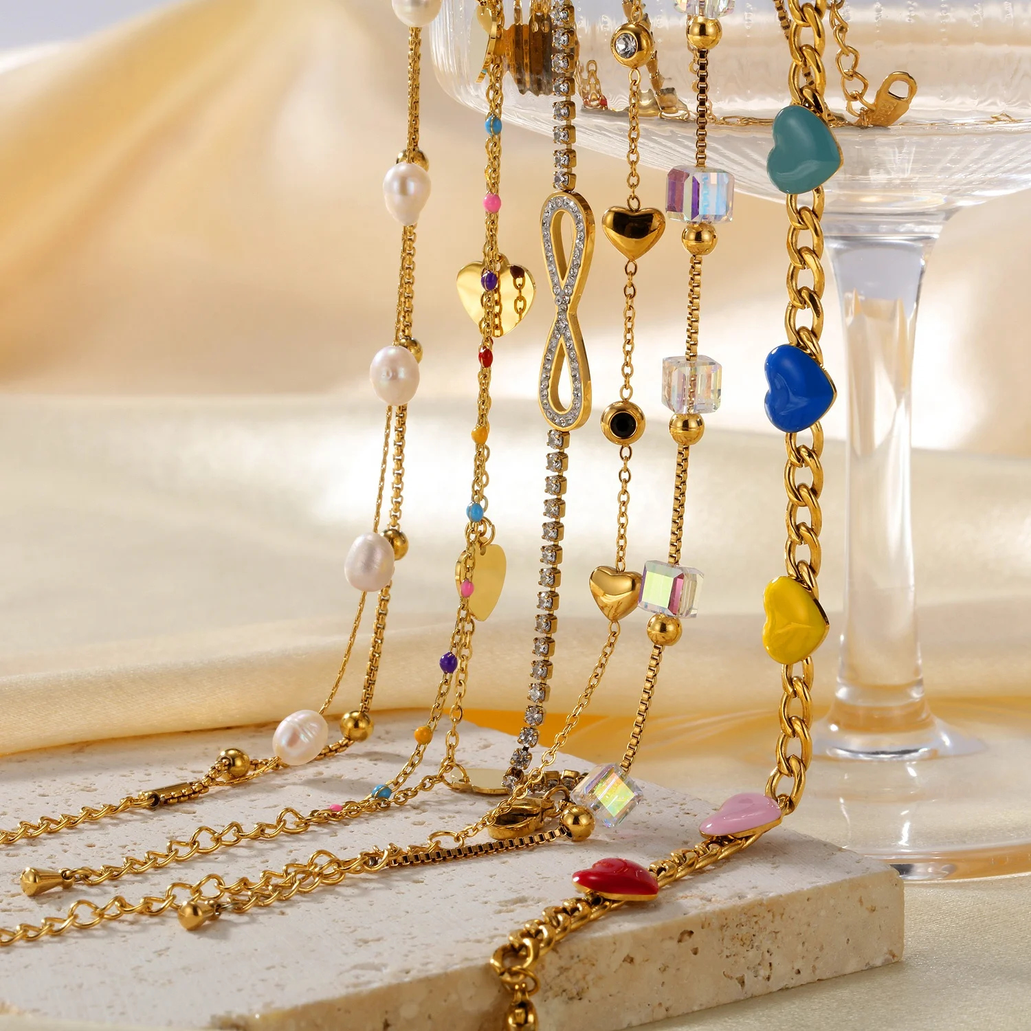 18K Gold Plated Stainless Steel Jewelry Colorful Heart Simple Popular Waterproof Bracelet Women
18K Gold Plated Stainless Steel Jewelry Colorful Heart Simple Popular Waterproof Bracelet Women