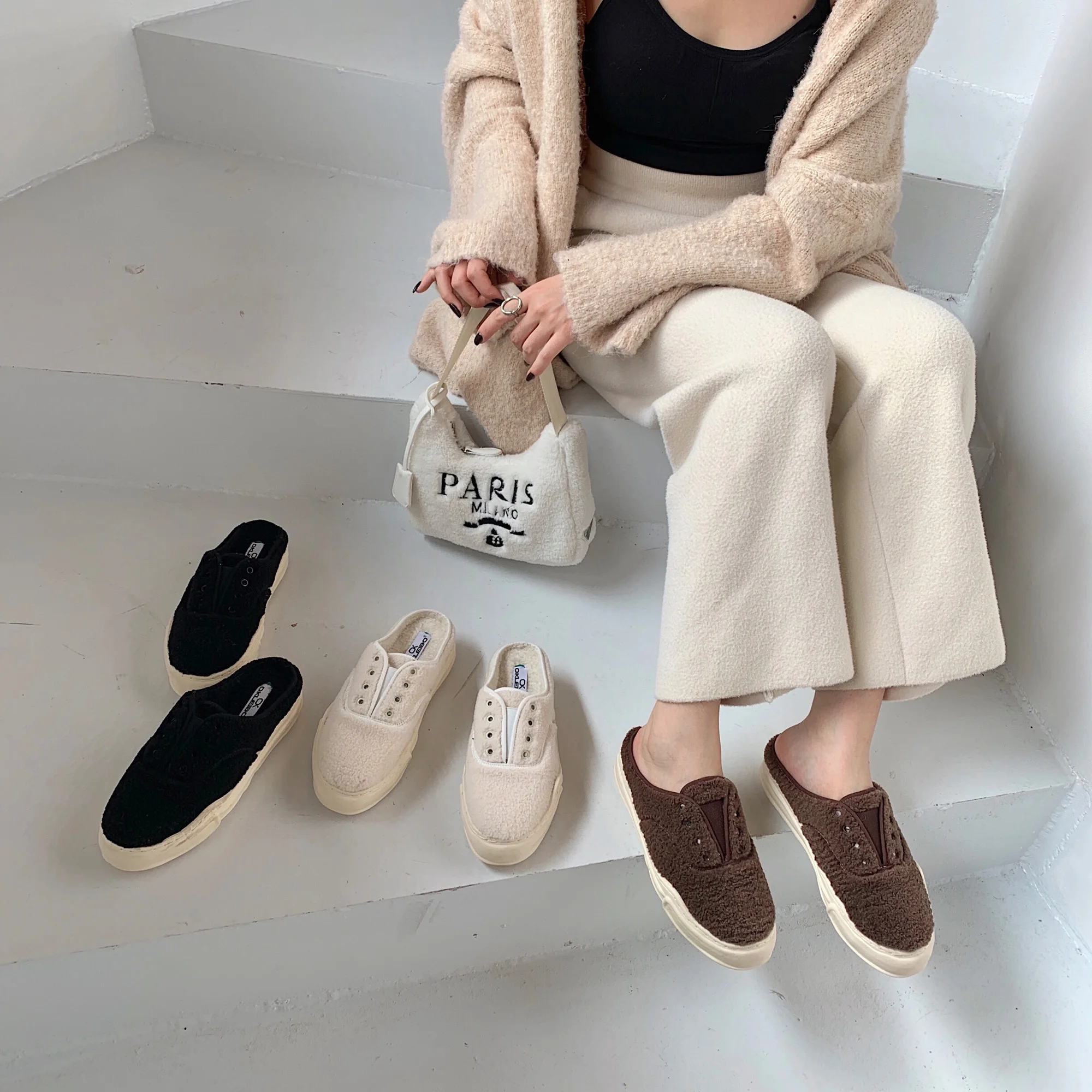 Plush slippers women's thick bottom 2021 new autumn and winter leisure lamb wool plush shoes cotton slippers for external wear
Plush slippers women's thick bottom 2021 new autumn and winter leisure lamb wool plush shoes cotton slippers for external wear