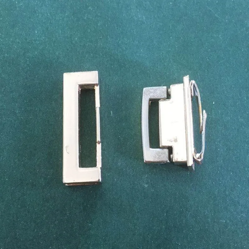 luxury handbag hardware bag metal accessories high quality metal locks for handbags clasp push snap metal handle for handbag, Silver
luxury handbag hardware bag metal accessories high quality metal locks for handbags clasp push snap metal handle for handbag, Silver