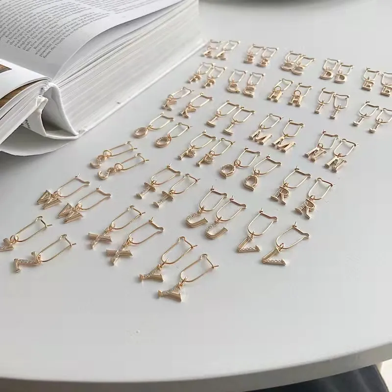 Korean Gold-plated S925 Silver Earrings Hypoallergenic Pave Crystal Initial Letter A-Z Pendants Earrings for Women
Korean Gold-plated S925 Silver Earrings Hypoallergenic Pave Crystal Initial Letter A-Z Pendants Earrings for Women