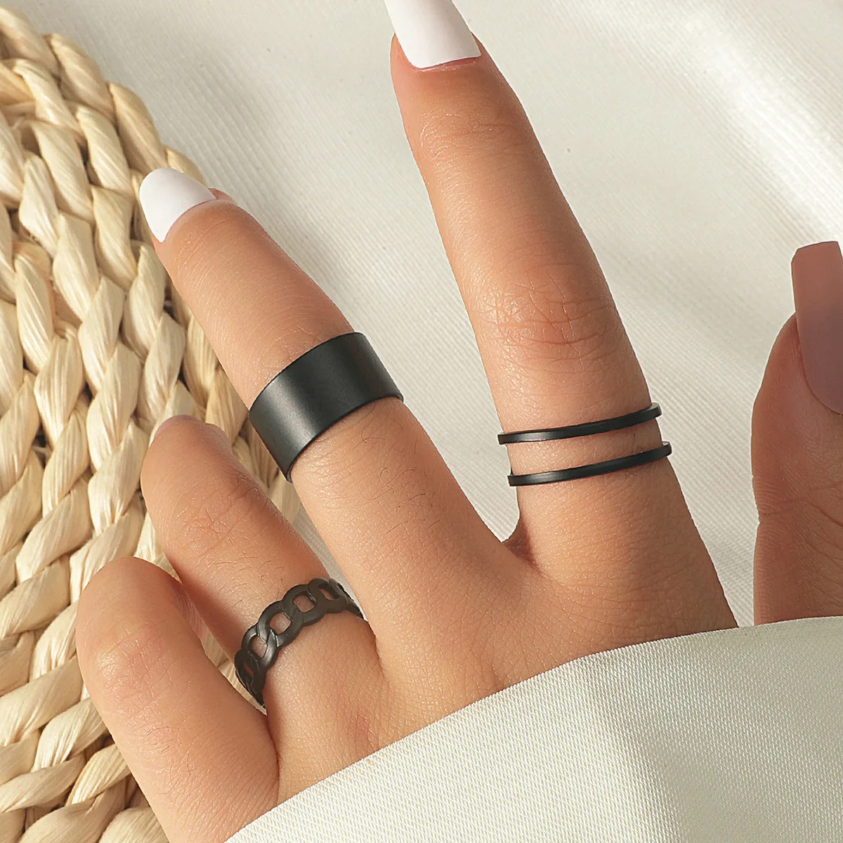 Shangjie OEM Anillo simple creative fashion jewelry ring chic minimalist finger ring set dainty female women open ring
Shangjie OEM Anillo simple creative fashion jewelry ring chic minimalist finger ring set dainty female women open ring