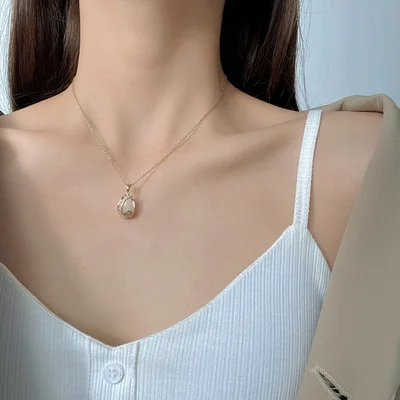 New Designed Geometric Titanium Steel Pendant Necklace Gold Plated Micro Paved Emerald Stone Necklace For Ladies Gifts
New Designed Geometric Titanium Steel Pendant Necklace Gold Plated Micro Paved Emerald Stone Necklace For Ladies Gifts