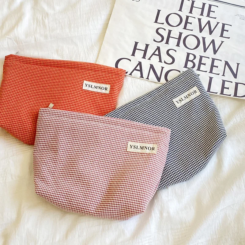 Travel Hand Held Flat Portable Korean Storage Canvas Makeup Jute Cosmetic Bag For Woman
Travel Hand Held Flat Portable Korean Storage Canvas Makeup Jute Cosmetic Bag For Woman