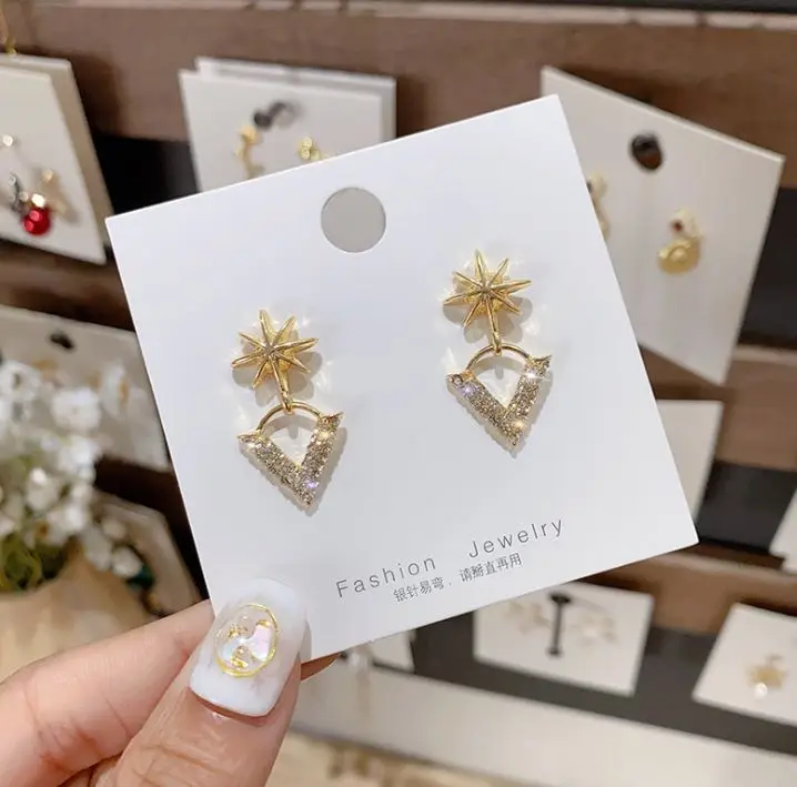2021 new fashion star earrings female design v-shaped earrings S925 silver post earrings
2021 new fashion star earrings female design v-shaped earrings S925 silver post earrings