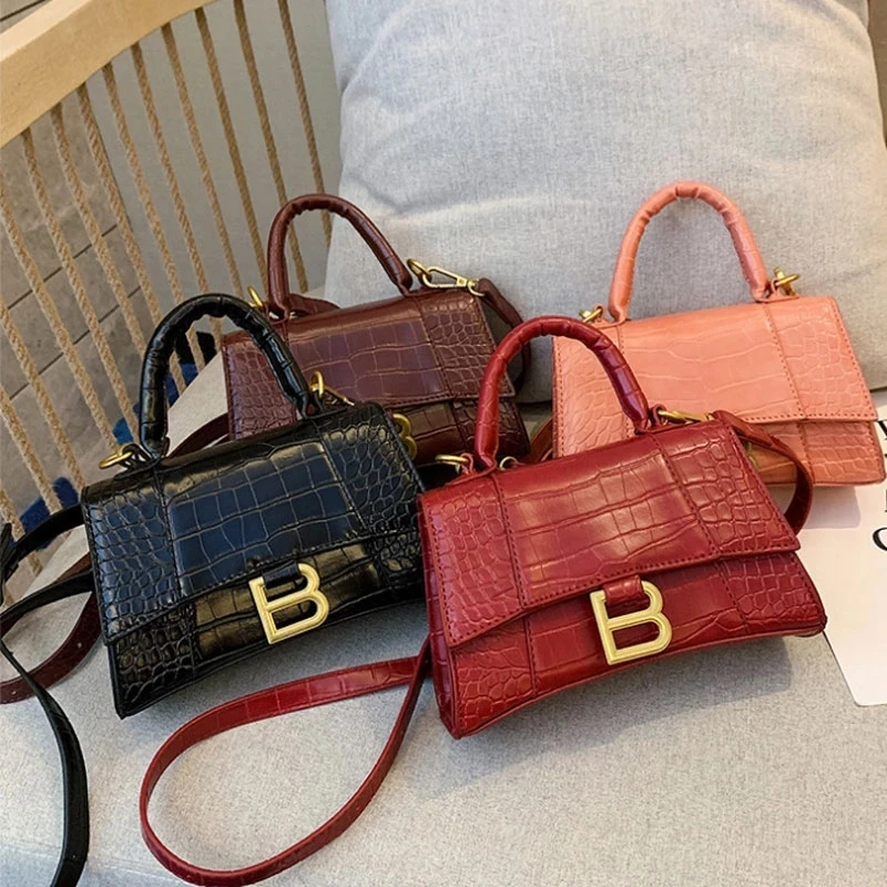 Luxury High Quality New Ladies Saddle Bag Casual Retro Solid Color Ladies Flip Bag Shoulder Messenger Handbag
Luxury High Quality New Ladies Saddle Bag Casual Retro Solid Color Ladies Flip Bag Shoulder Messenger Handbag