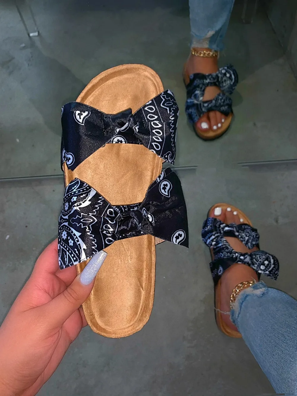 slippers (1).jpg