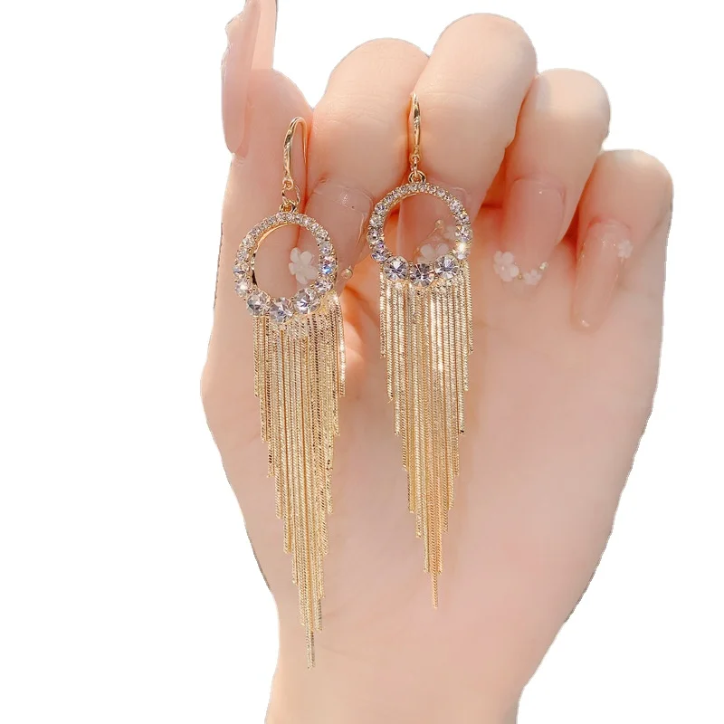 Korea east door rhinestone ring tassel ear hook temperament retro long earrings design sense earrings drop woman
Korea east door rhinestone ring tassel ear hook temperament retro long earrings design sense earrings drop woman