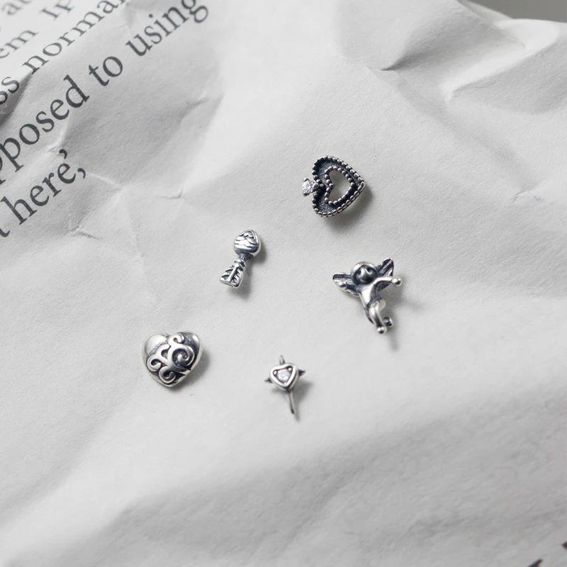 Vintage Small Thai Silver Little Angel Love Stud Earrings Retro European and American Style Earrings For Girls Party Gifts
Vintage Small Thai Silver Little Angel Love Stud Earrings Retro European and American Style Earrings For Girls Party Gifts