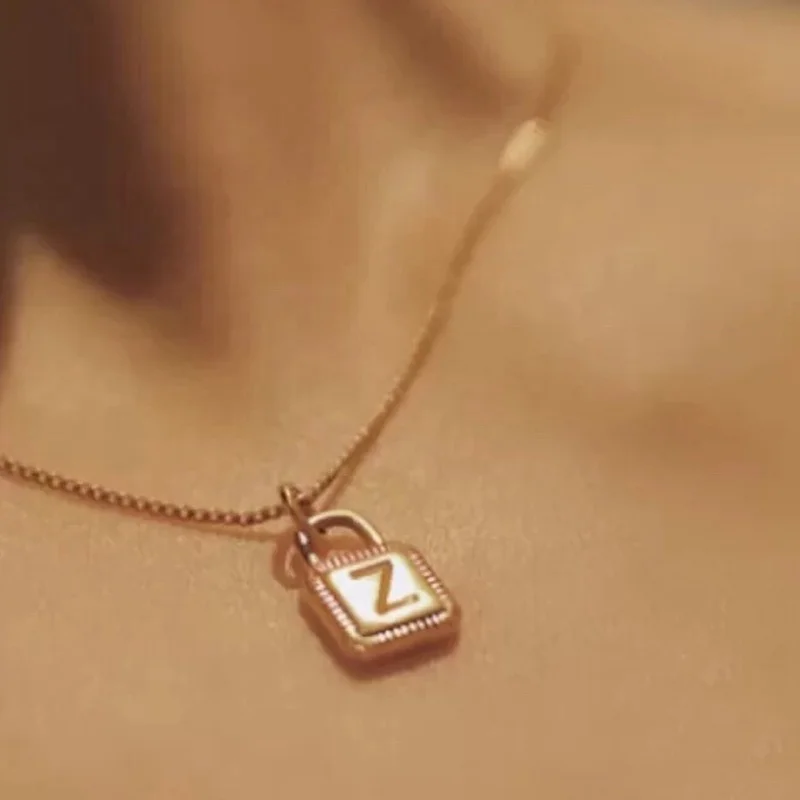 Real 18K Solid Gold Wholesale Letter Jewelry Necklaces For Women 
Real 18K Solid Gold Wholesale Letter Jewelry Necklaces For Women