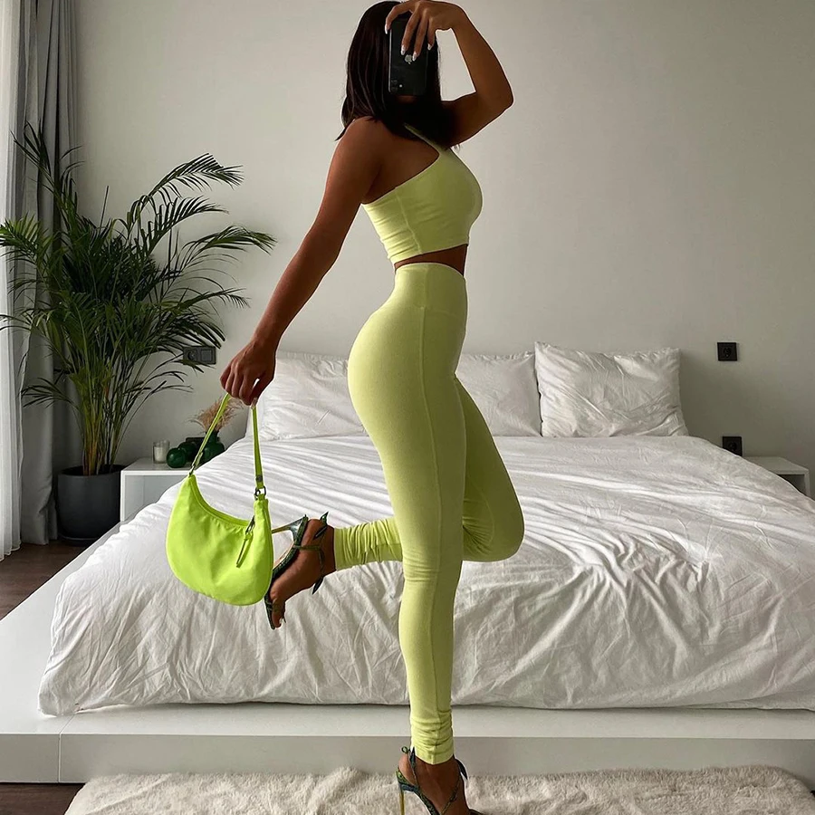 Nibber K21S03905 casual street wear two-piece women's sleeveless halterneck sportswear short top + sports trousers suit, White black green
Nibber K21S03905 casual street wear two-piece women's sleeveless halterneck sportswear short top + sports trousers suit, White black green