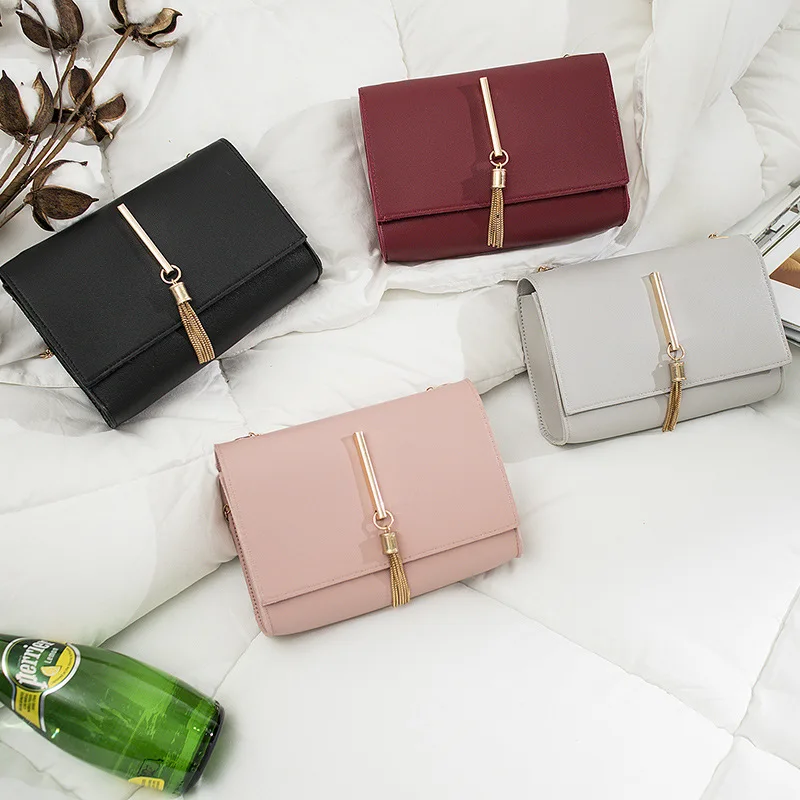 2021 Korean style female shoulder bag Simple hardware small square bag custom manufacturer wholesale messenger bag
2021 Korean style female shoulder bag Simple hardware small square bag custom manufacturer wholesale messenger bag
