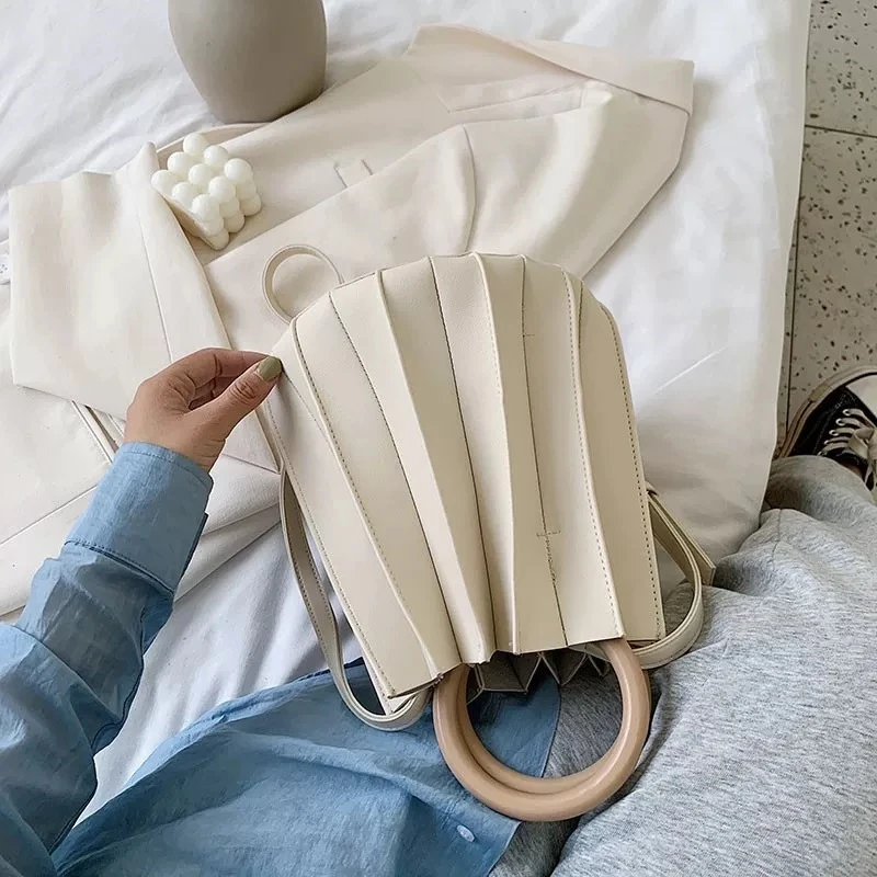 High Quality Trending Woman Leather Handbags Luxury Hot Selling Women Cross BodyBag Shoulder Genuine Leather Messenger PU Clutch, Black&white&red
High Quality Trending Woman Leather Handbags Luxury Hot Selling Women Cross BodyBag Shoulder Genuine Leather Messenger PU Clutch, Black&white&red